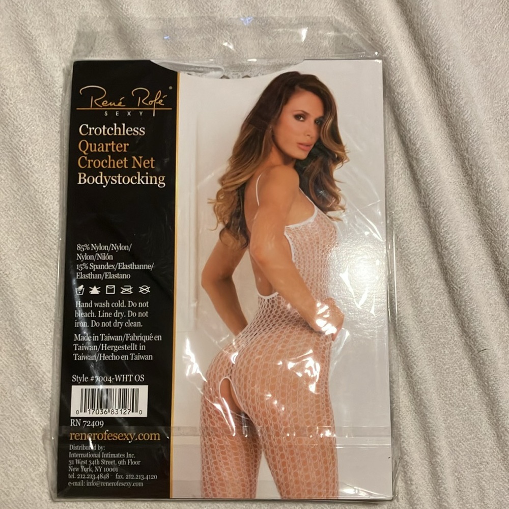 NWT Rene Rofe Crotchless Quarter Crochet Net Bodystocking - Picture 2 of 3